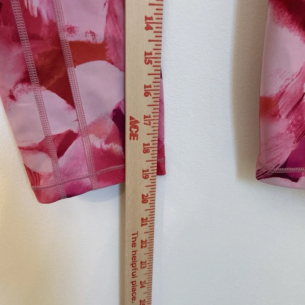 Athleta Ultimate Stash II Capri‎ Leggings S Pink Floral Abstract Pocket Crop 19